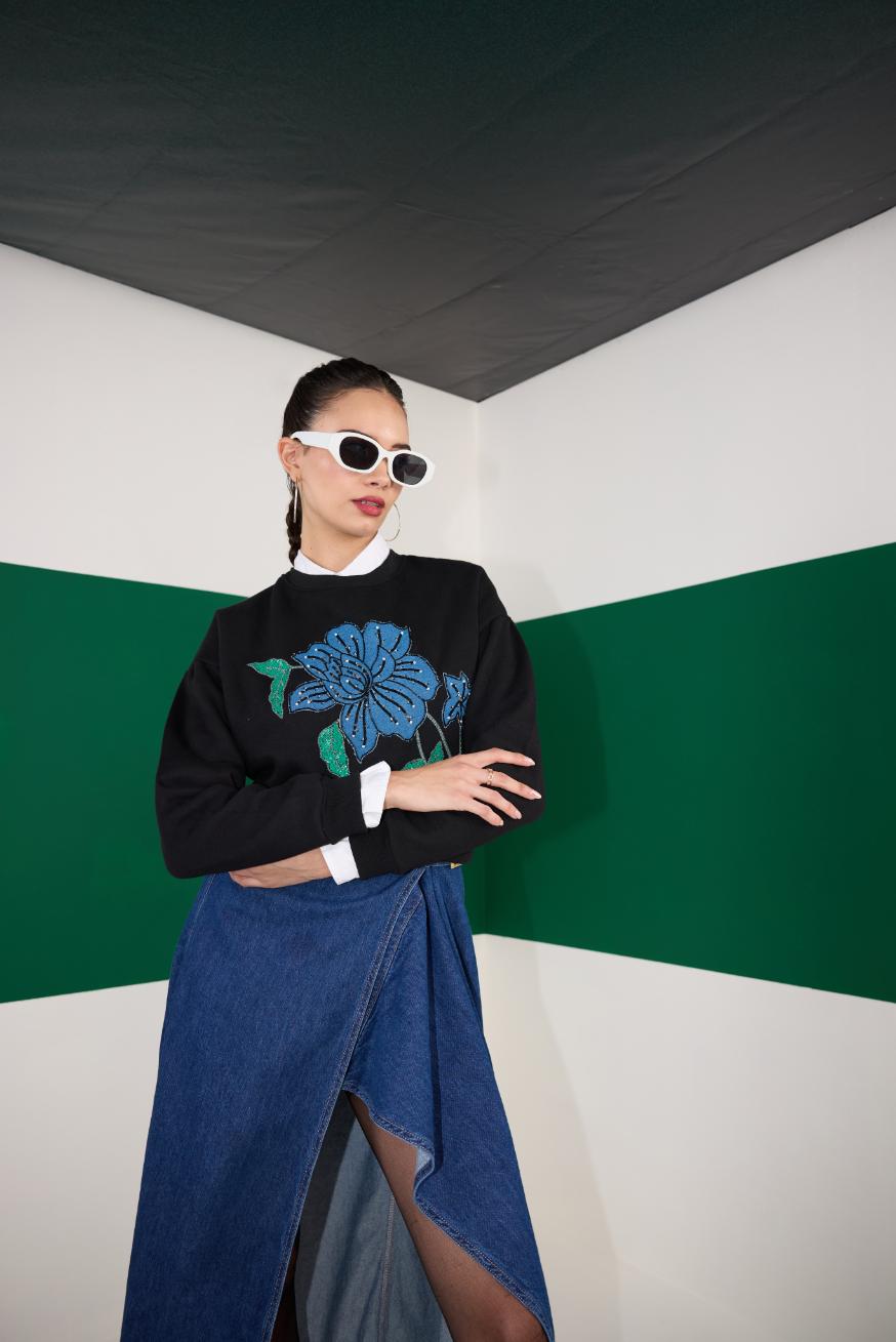 DENIM FLOWER SWEATSHIRT
