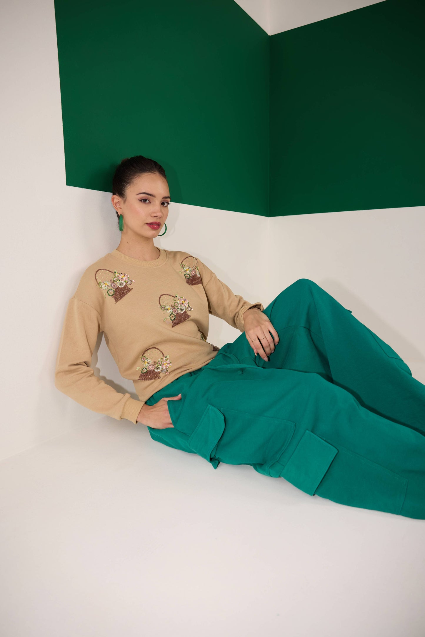 FLOWER BASKET SWEATSHIRT