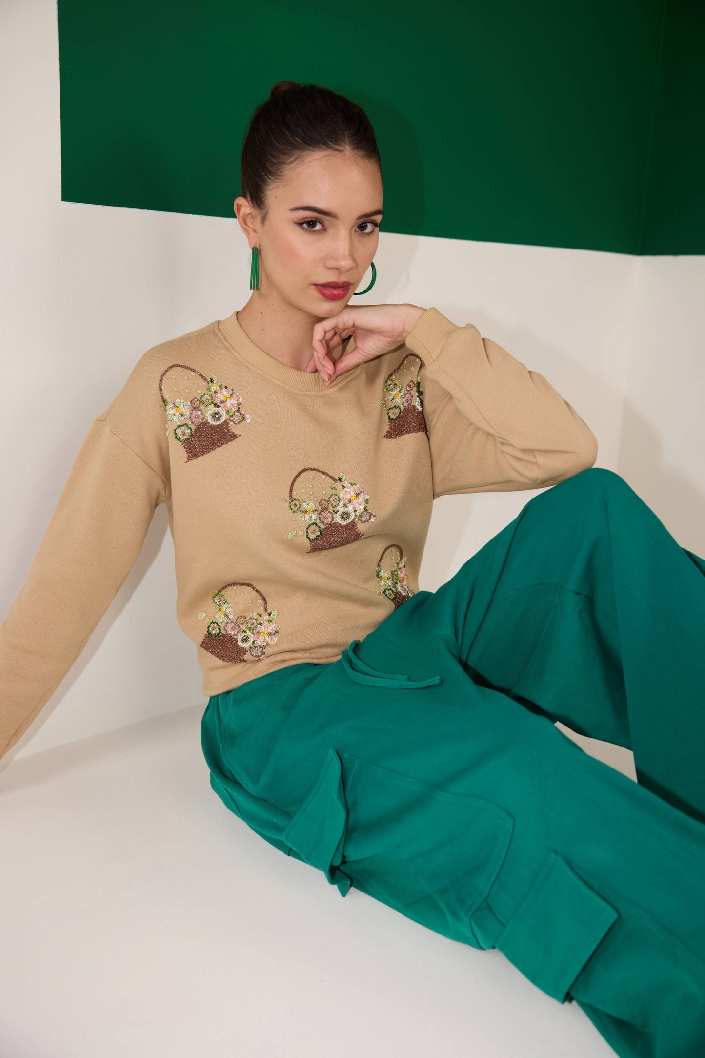 FLOWER BASKET SWEATSHIRT