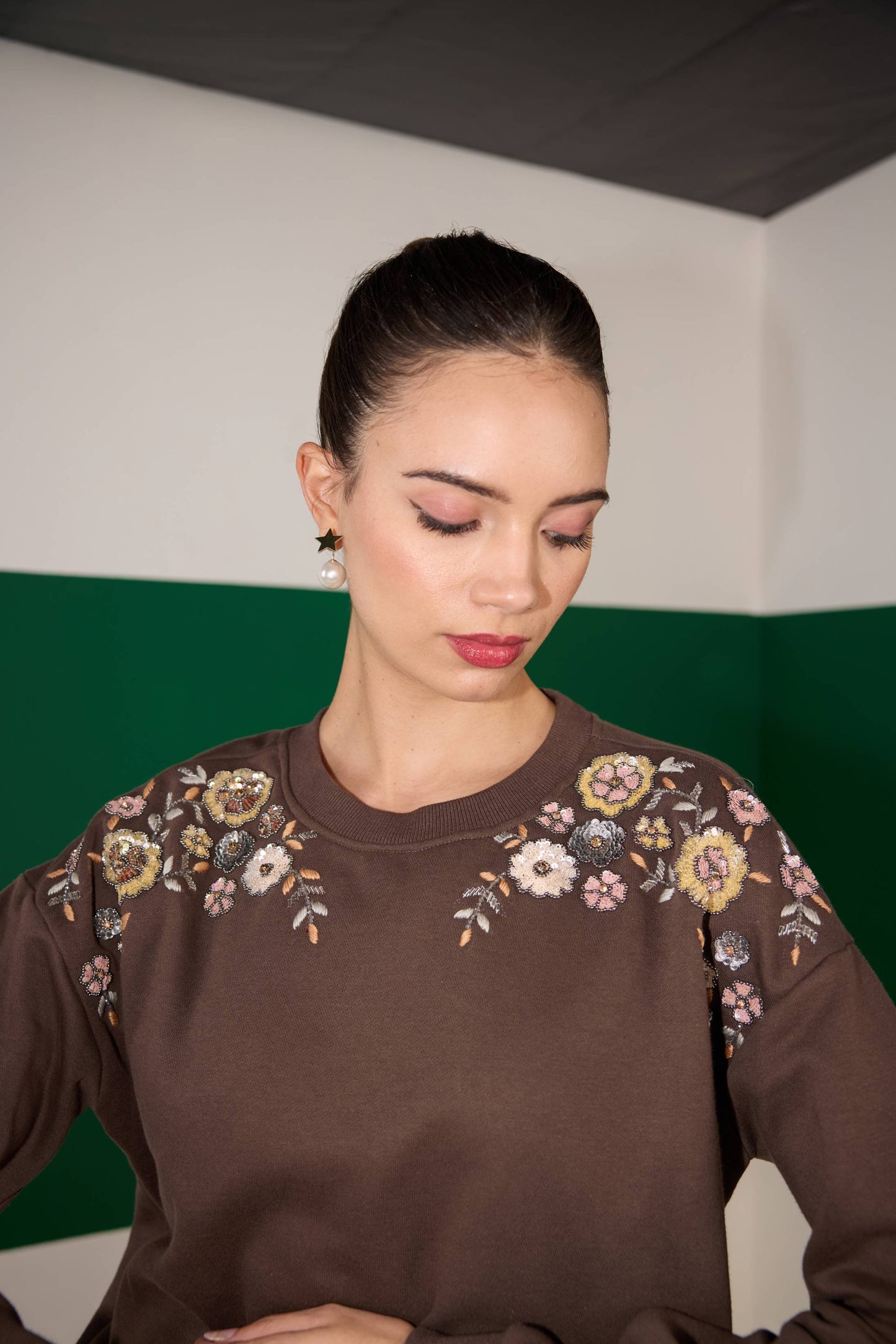 BROWN BLOOM SWEATSHIRT