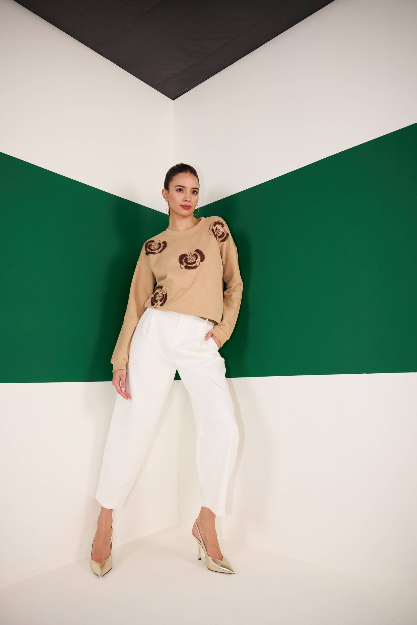 BROWN FLORAL SWEATSHIRT