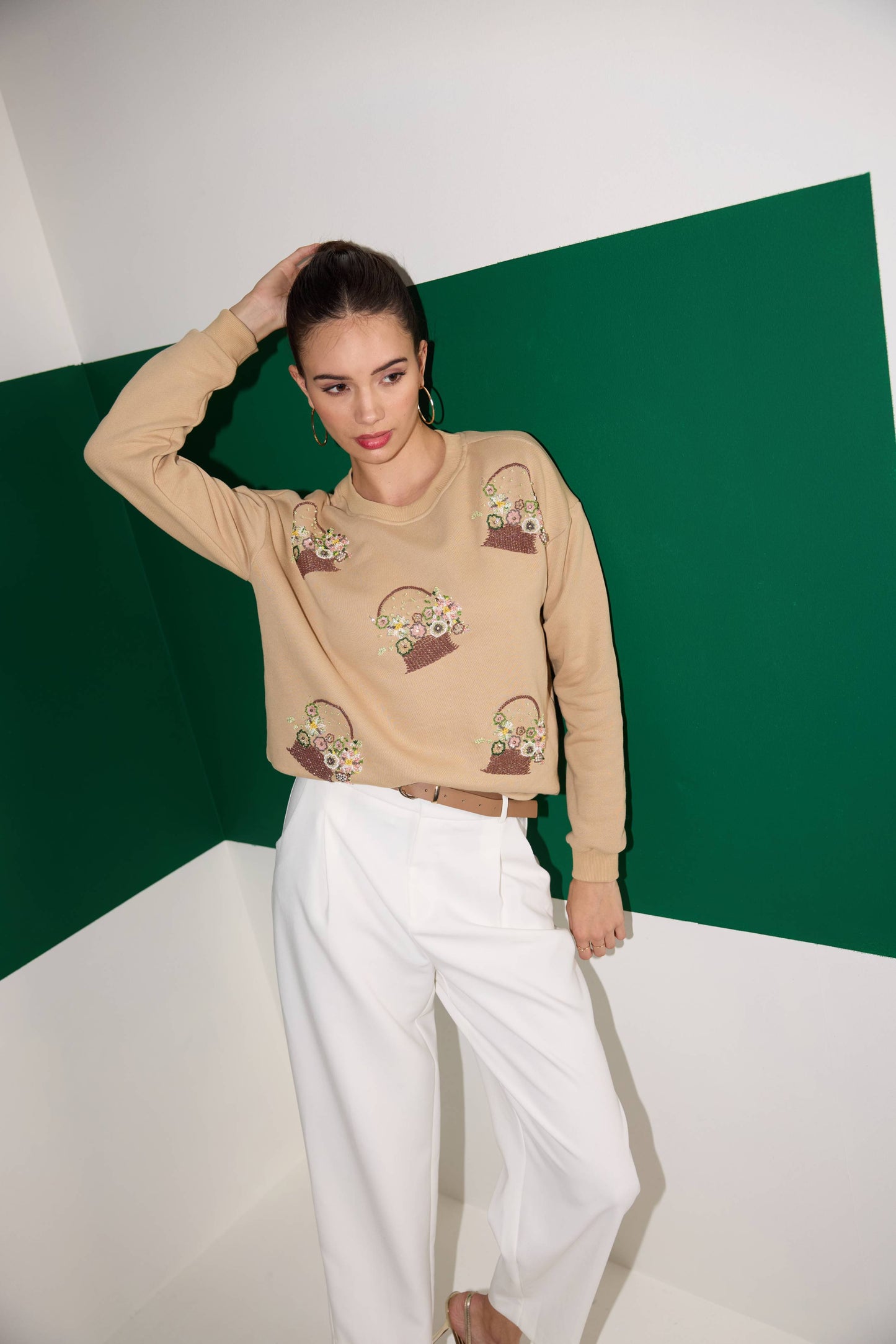 BROWN FLORAL SWEATSHIRT