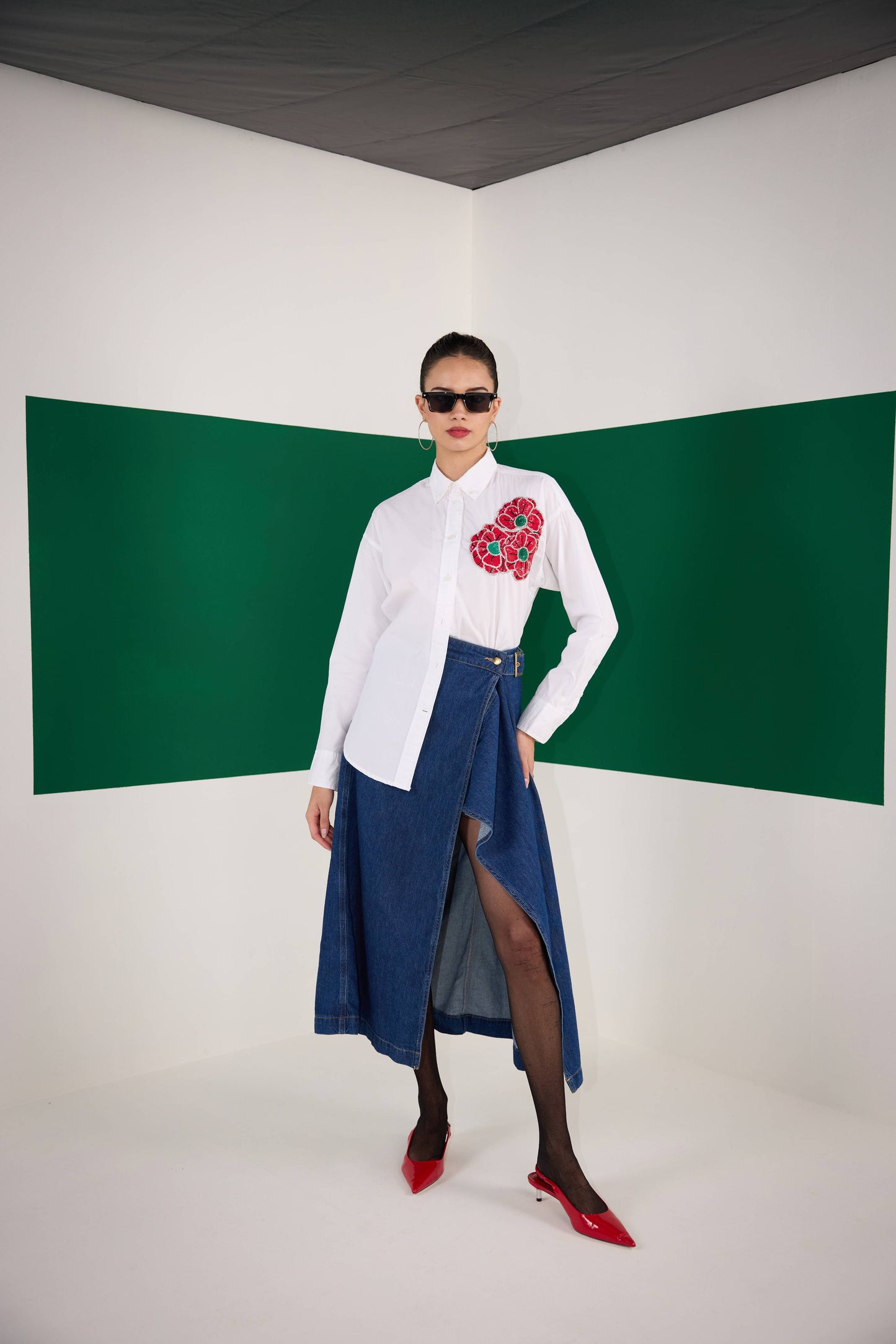 WHITE BLOSSOM SHIRT