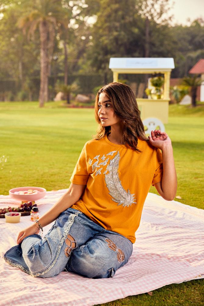 Feather t-shirt