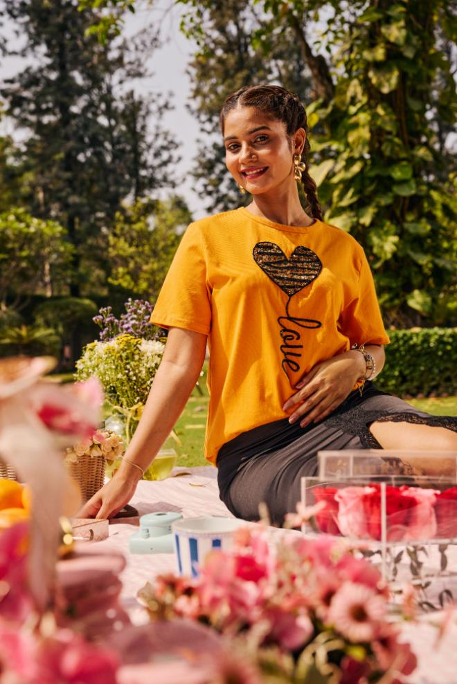 Love is in the air T-shirt