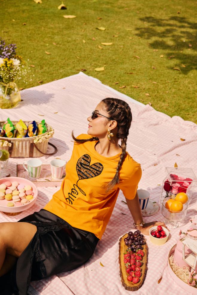 Love is in the air T-shirt