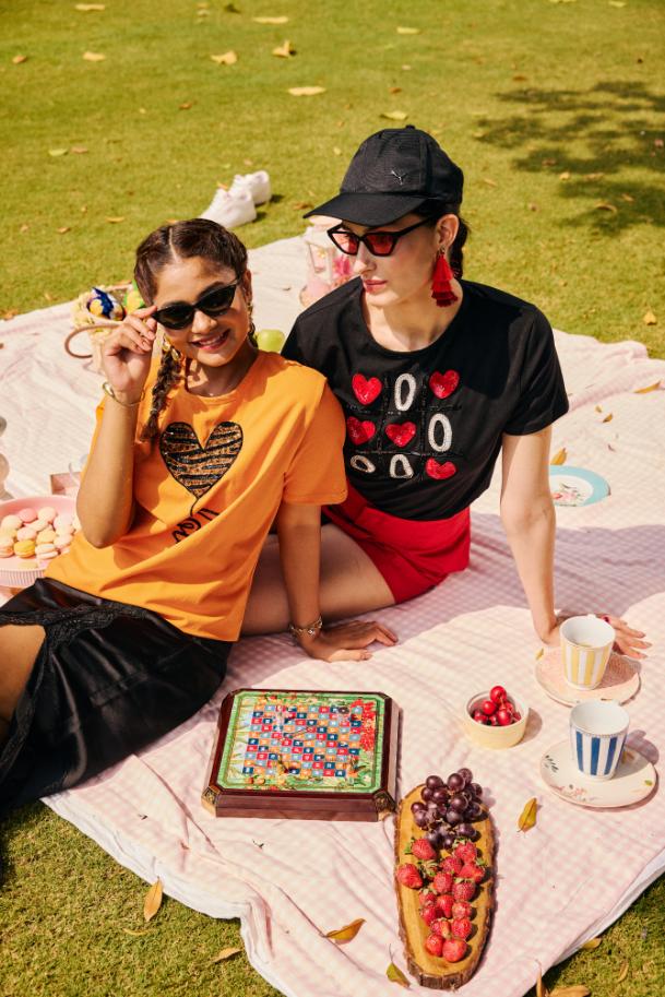 Love is in the air T-shirt