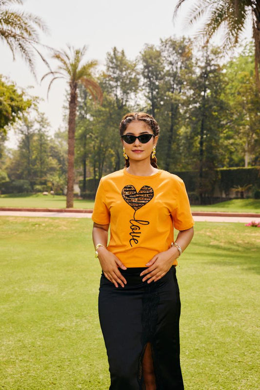 Love is in the air T-shirt