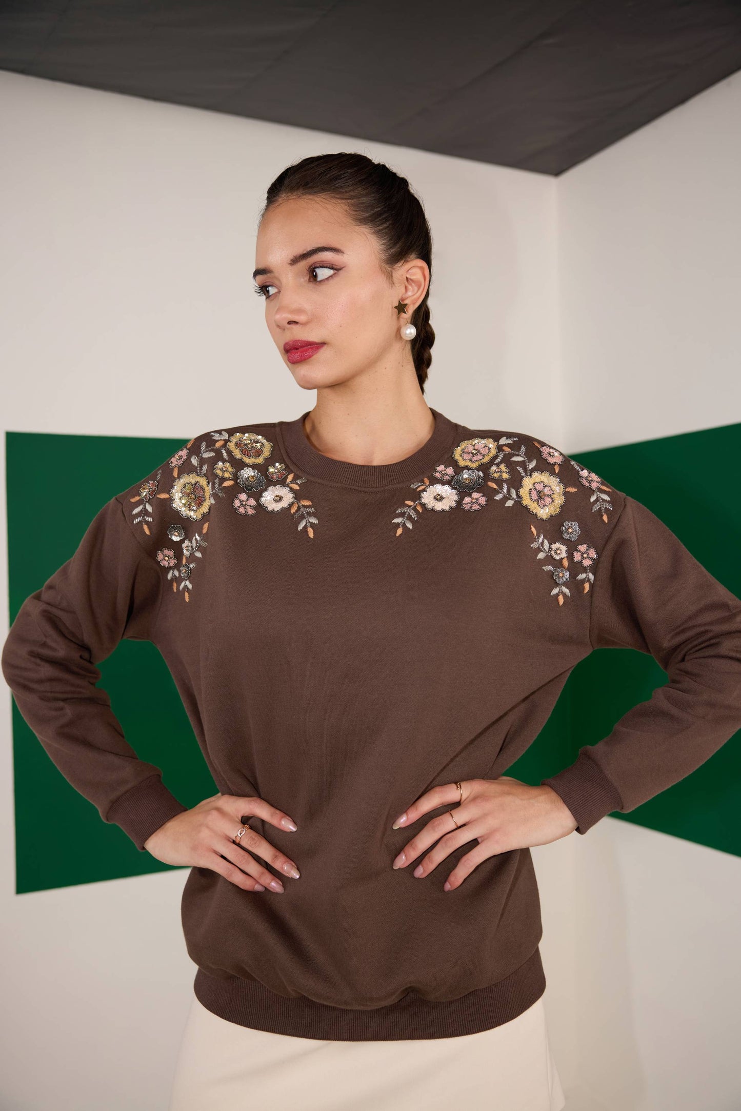 BROWN  BLOOM  SWEATSHIRT